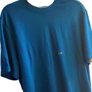 5/$20 Van Heusen Men's Shirt